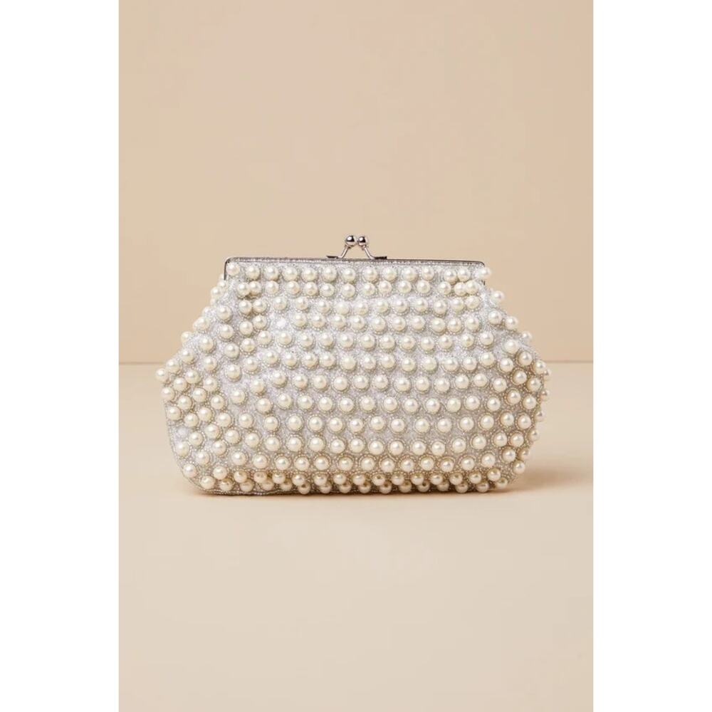 NWT Lulus Brilliant Energy White and Silver Pearl Beaded Clutch w/Chain - Picture 5 of 6